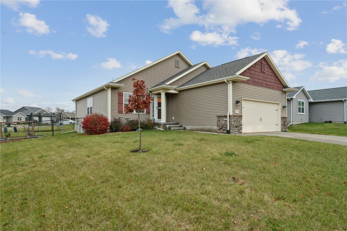 Property Photo:  9401 Grand Oaks Drive NE  IA 52402 