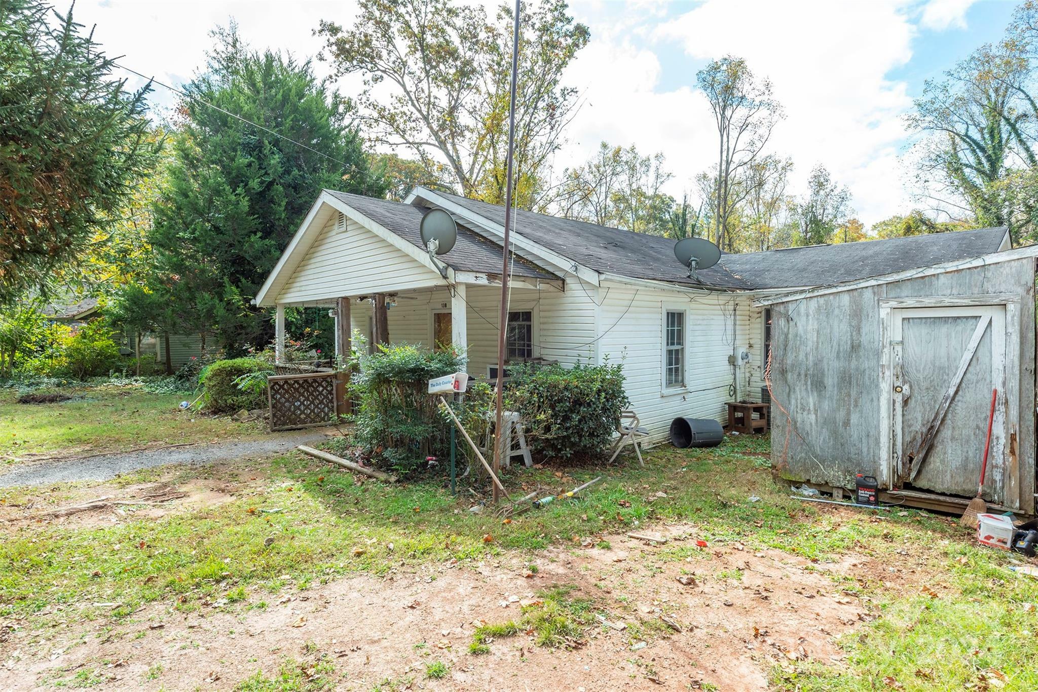 Property Photo:  139 Hickory Street  NC 28139 