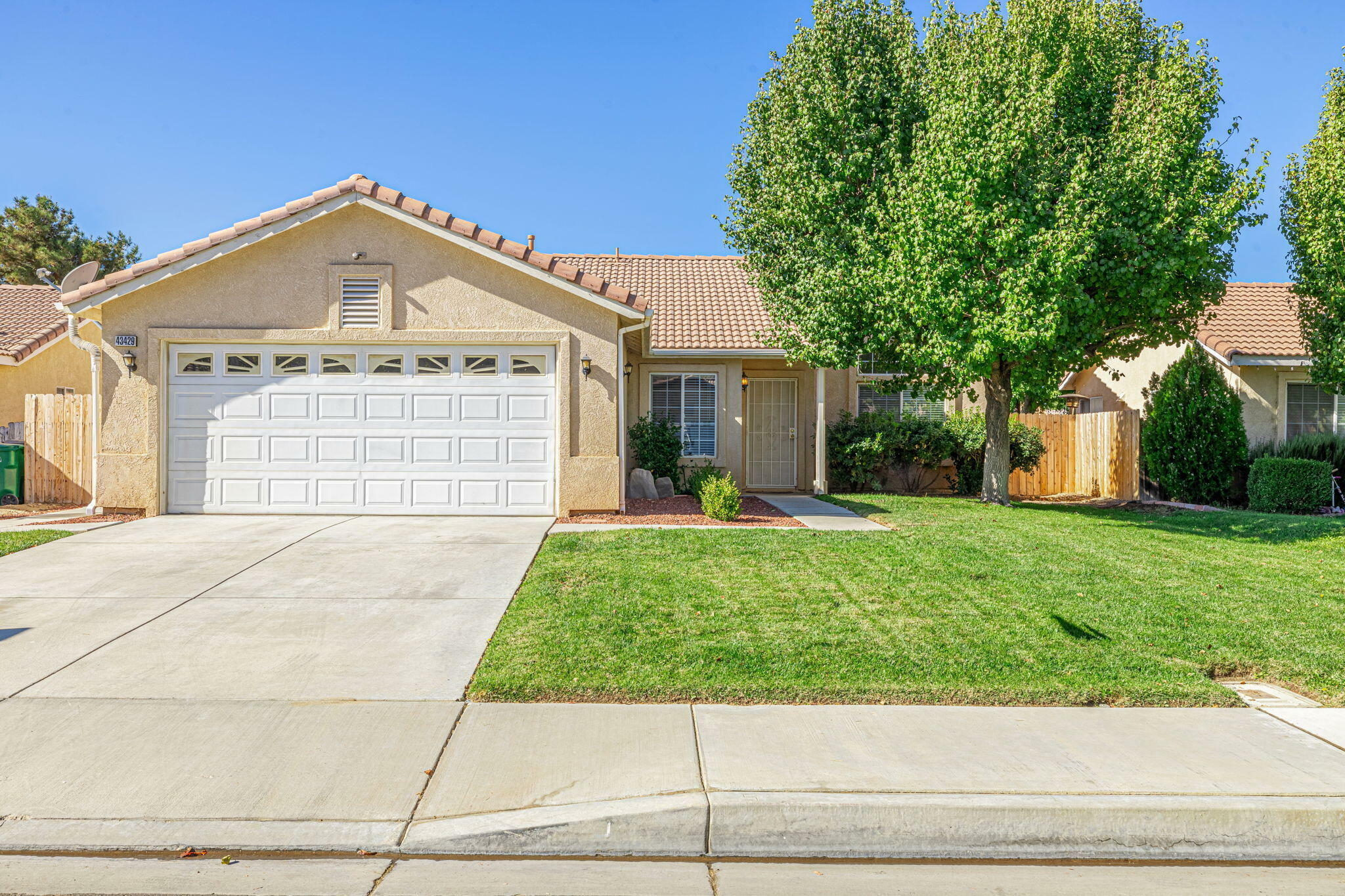 Property Photo:  43429 Mahogany Street  CA 93535 