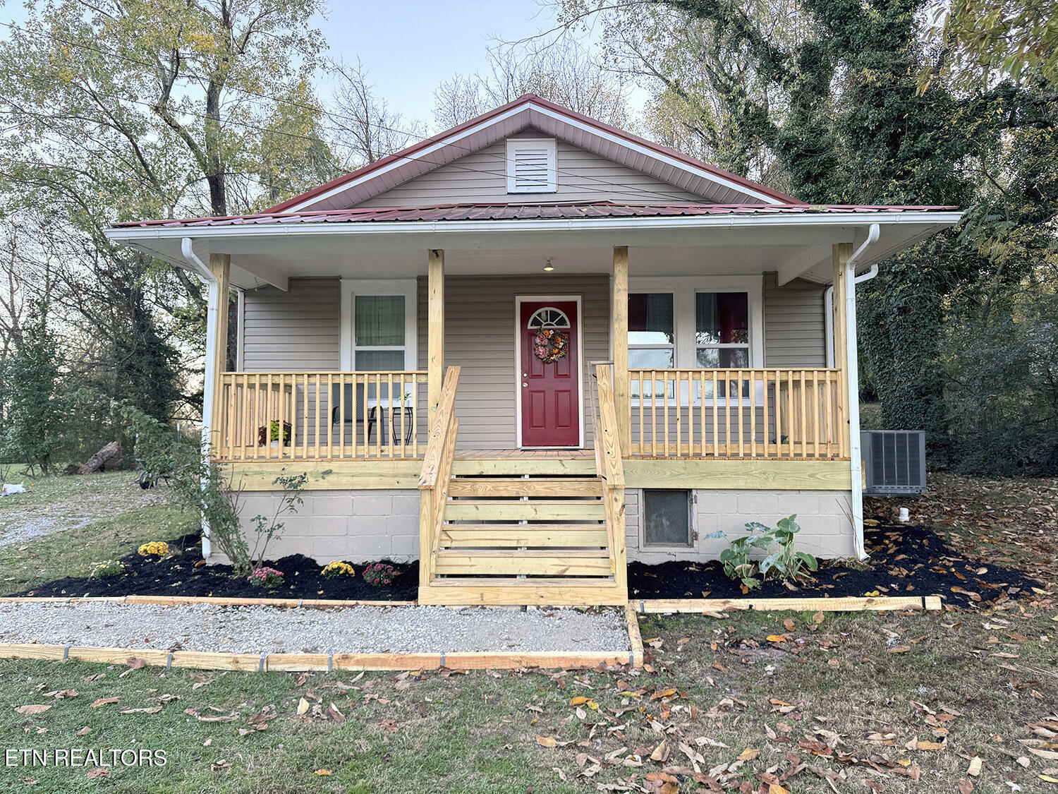 Property Photo:  506 Kingston Ave  TN 37854 