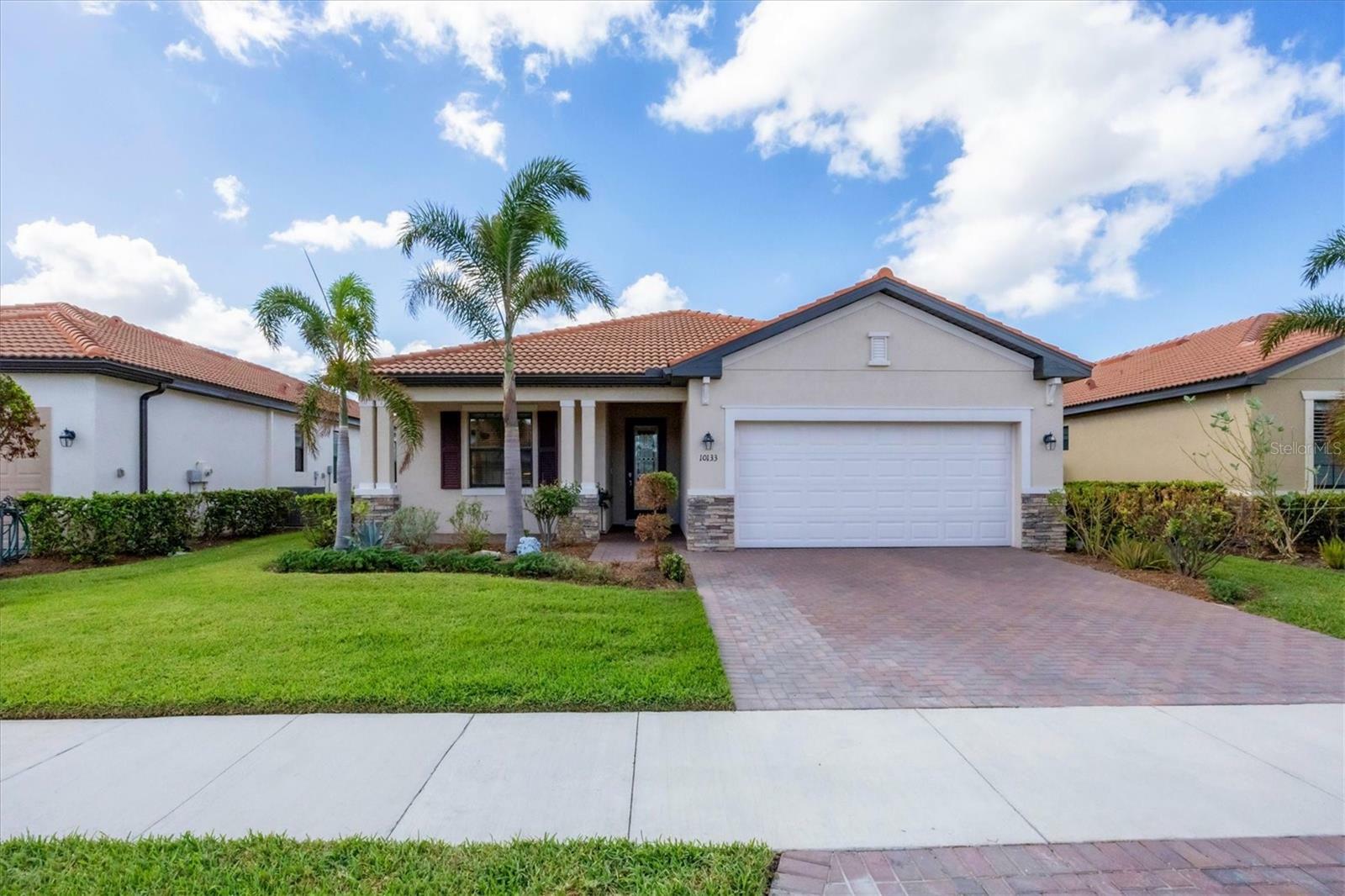 Property Photo:  10133 Colubrina Drive  FL 34293 