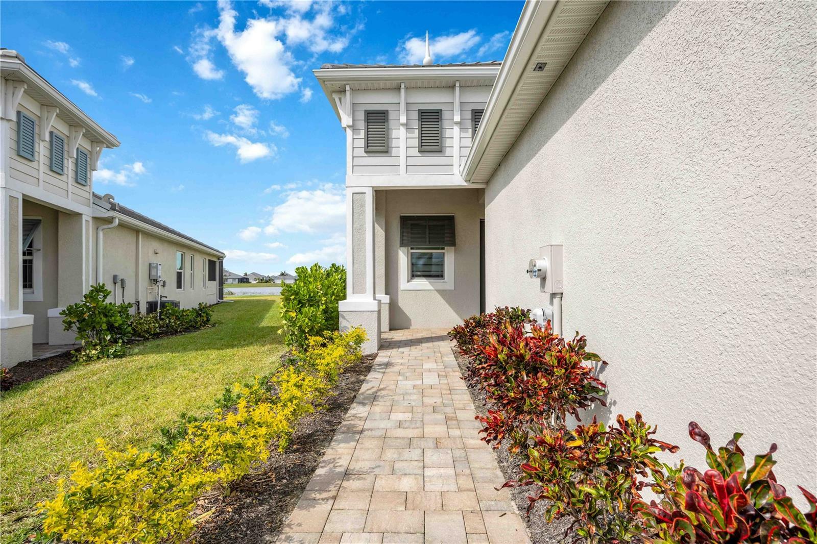 Property Photo:  223 Okeeffe Circle  FL 34212 