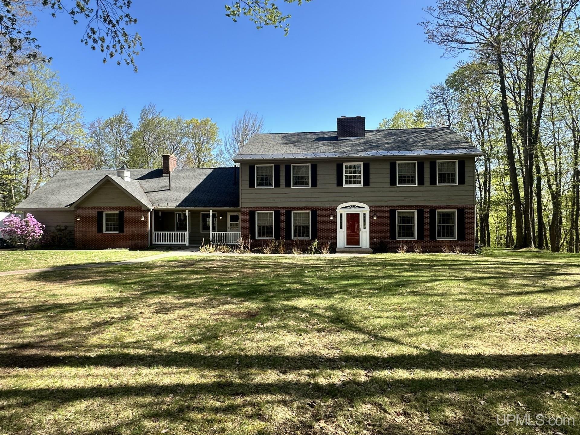 27 Oak Hill Drive  Marquette MI 49855-3809 photo