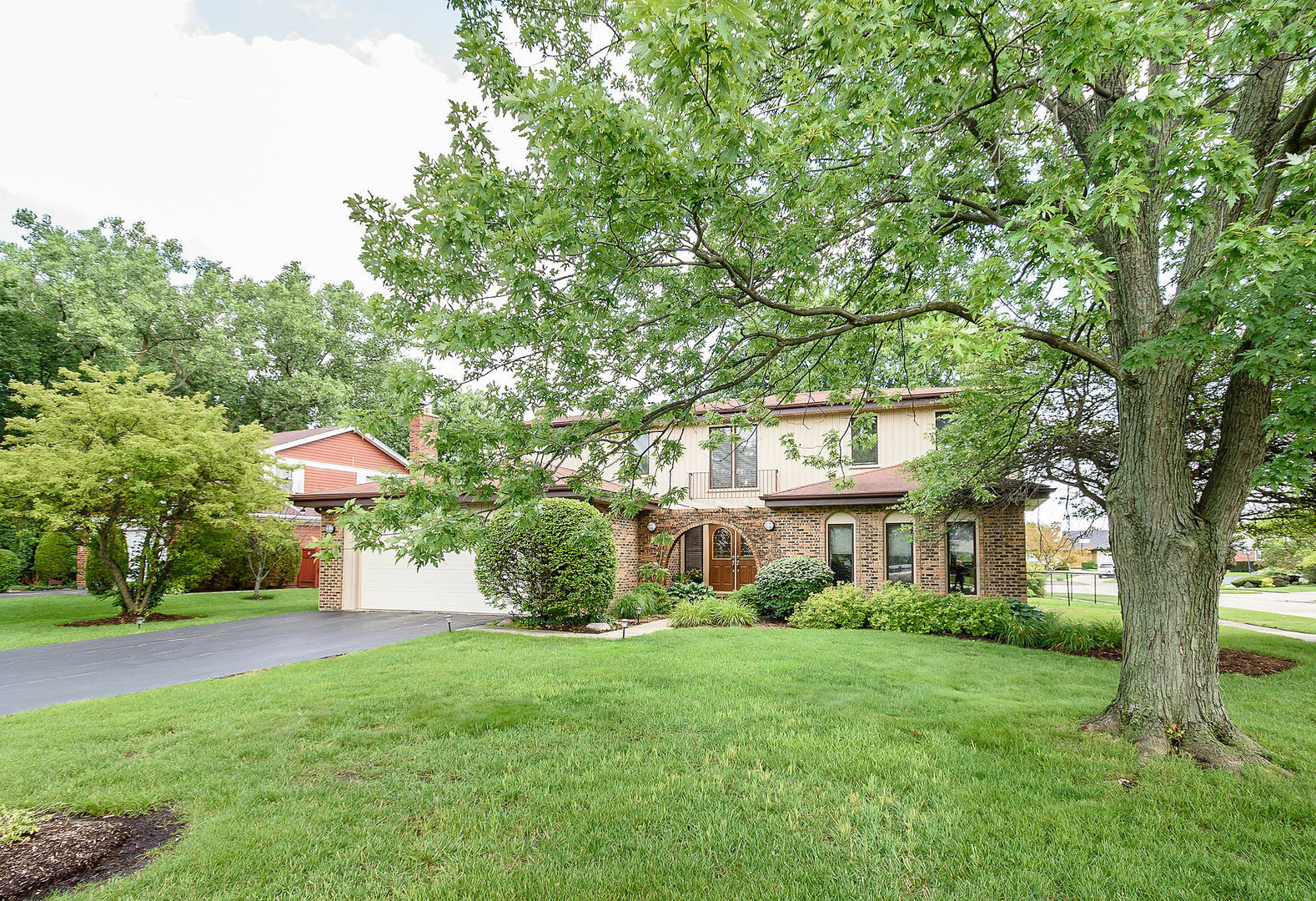 Property Photo: 1385 Montgomery Drive IL 60015