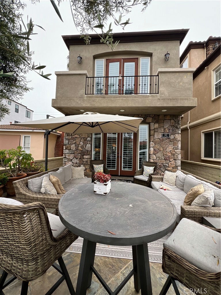 Property Photo:  613 12th Street  CA 92648 