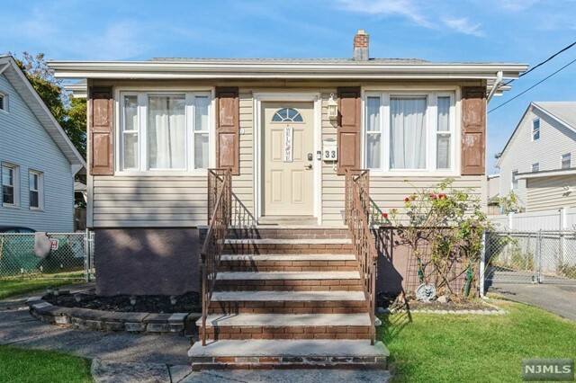 Property Photo:  33 Union Street  NJ 07074 