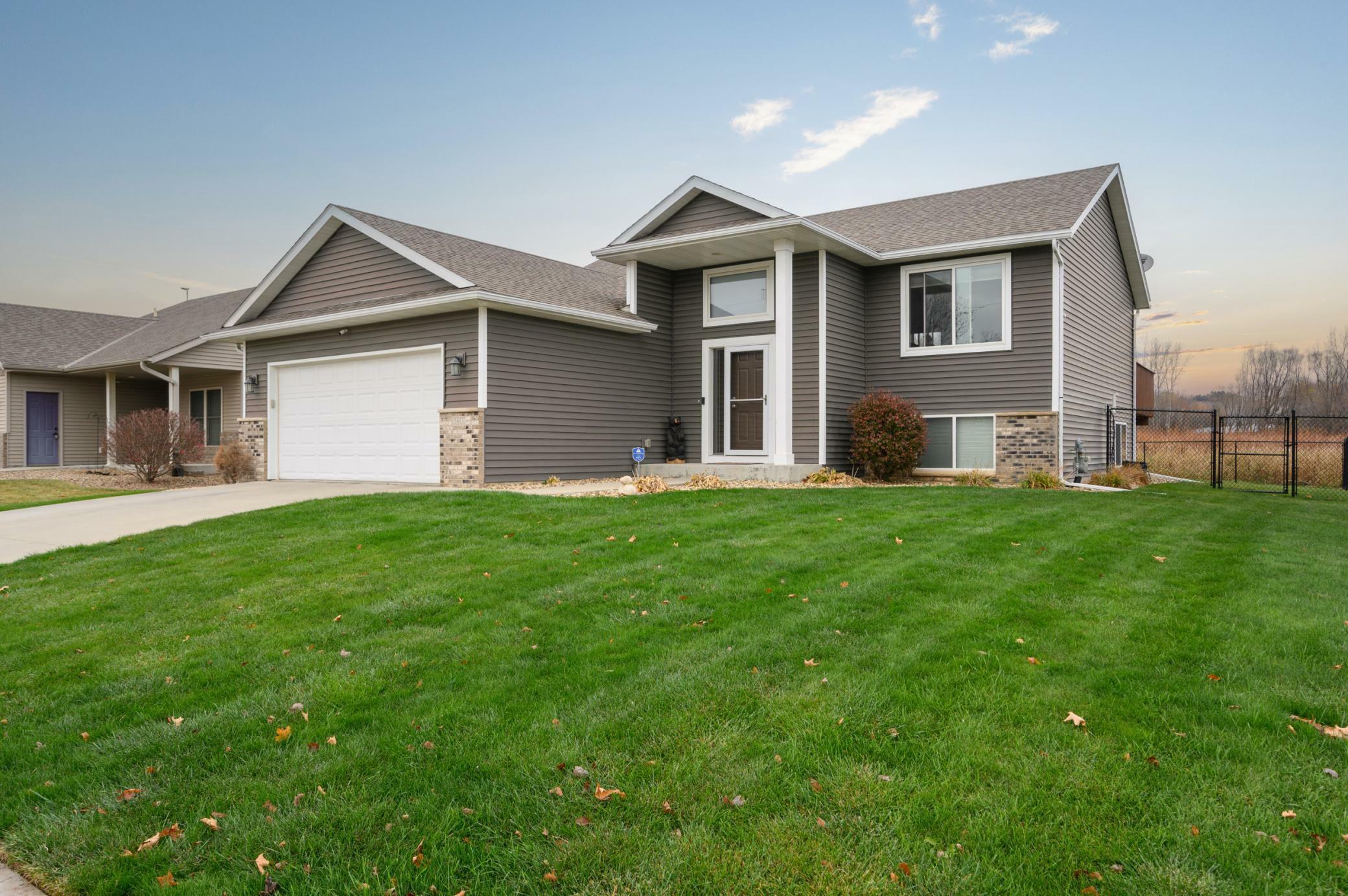 Property Photo:  5413 Weatherstone Drive NW  MN 55901 