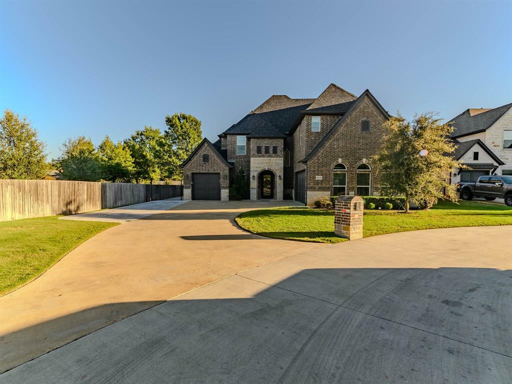 Property Photo:  1616 Country Club Drive  TX 76063 