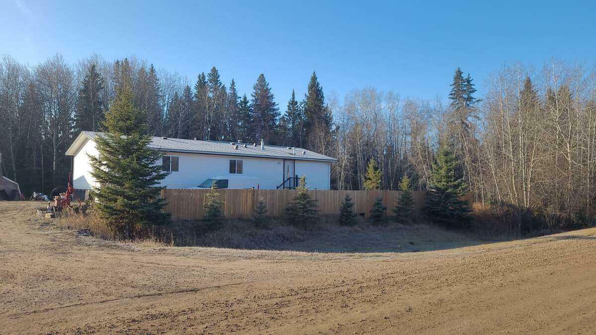 Property Photo:  32 59027 Range Road 232  AB T0A 3J0 