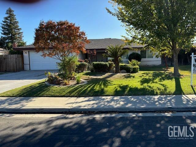 Property Photo: 6805 Columbia Lane CA 93309