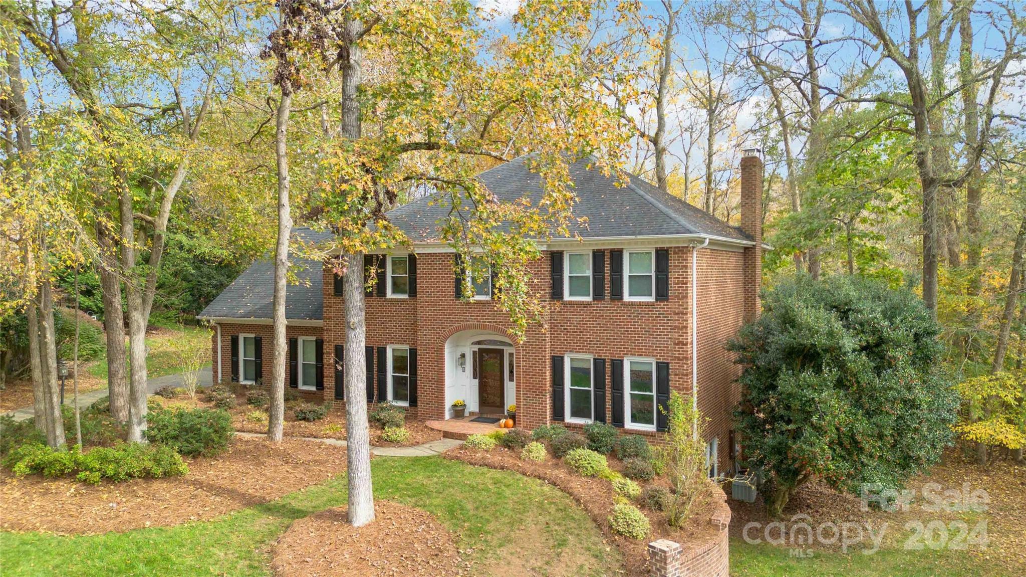 Property Photo:  841 Stanhope Lane  NC 28105 