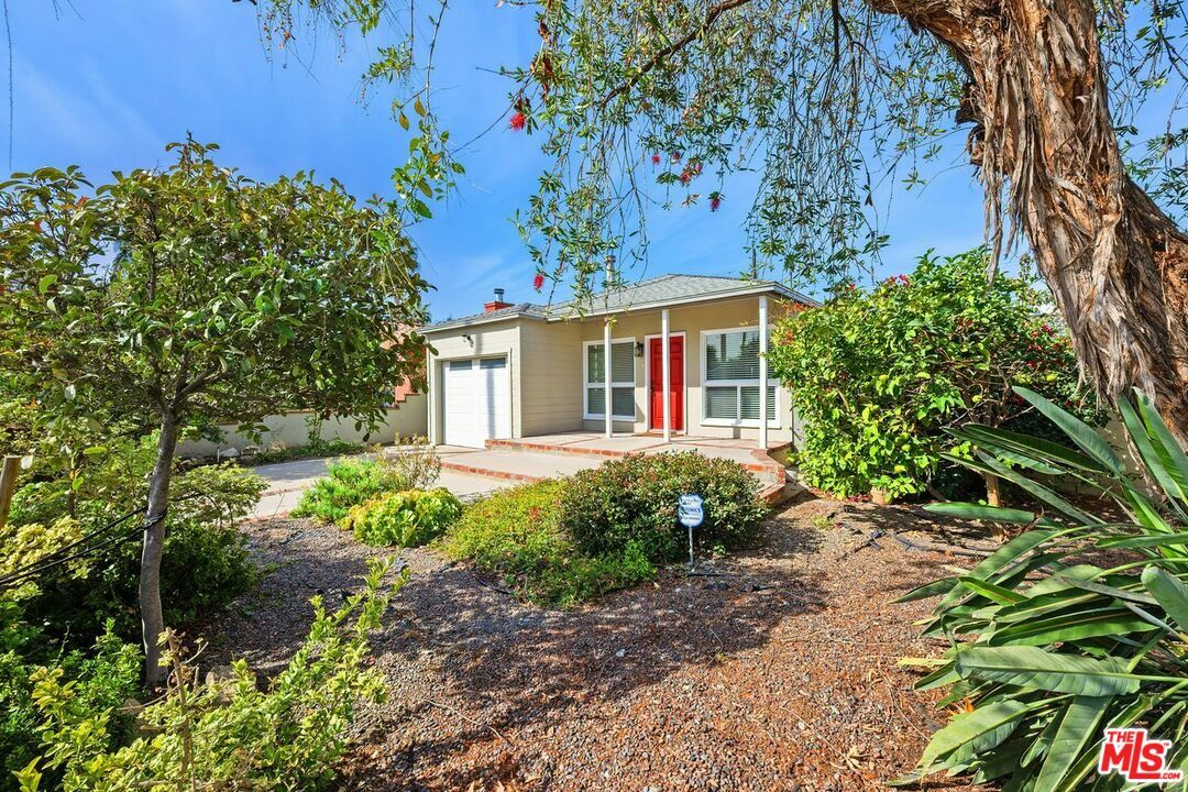 Property Photo:  11815   Juniette St  CA 90230 