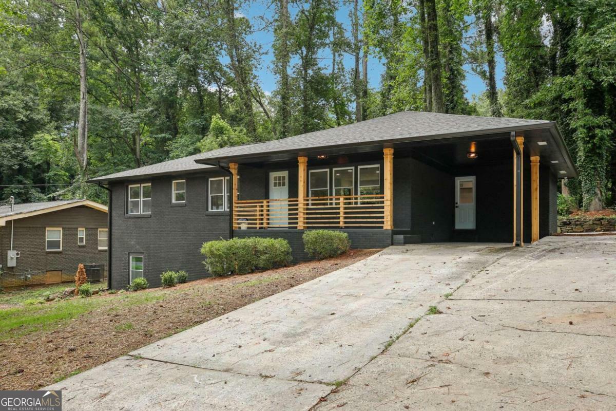 Property Photo:  2210 Bolling Brook Drive SW  GA 30311 