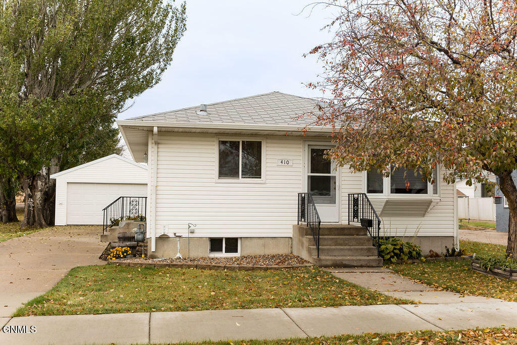 Property Photo:  410 S 11th Street  ND 58504 