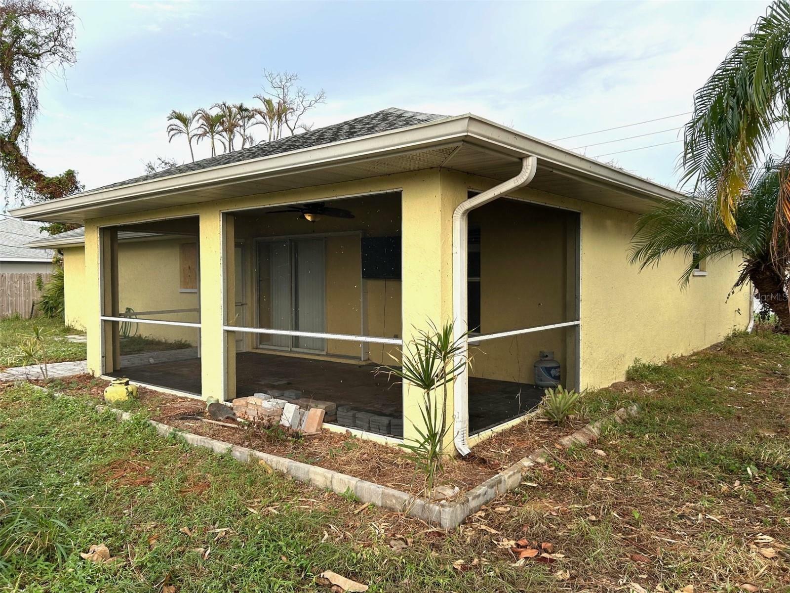 Property Photo:  1264 Jamaica Road  FL 34293 