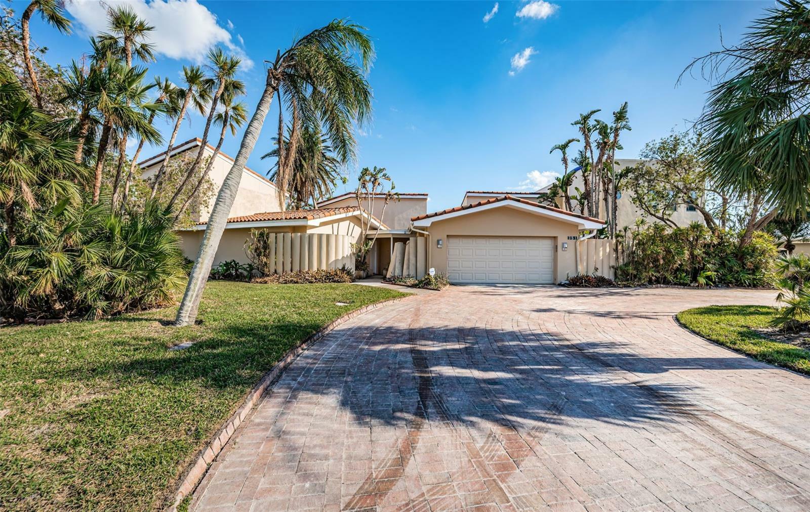 Property Photo:  351 Bath Club Boulevard N  FL 33708 