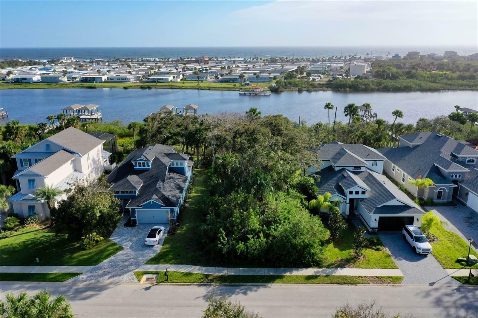 Property Photo:  41 S Riverwalk Drive  FL 32137 