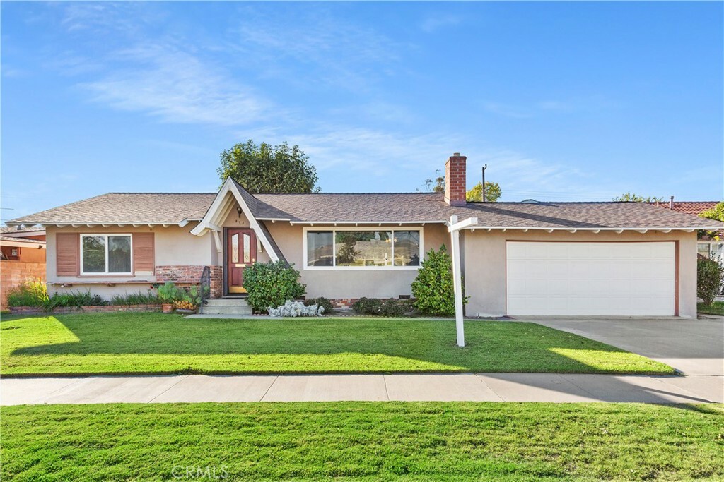 Property Photo:  813 S Westvale Drive  CA 92804 