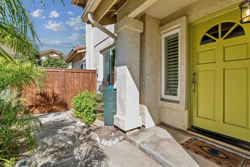 Property Photo:  1724 N Willowspring Drive  CA 92024 