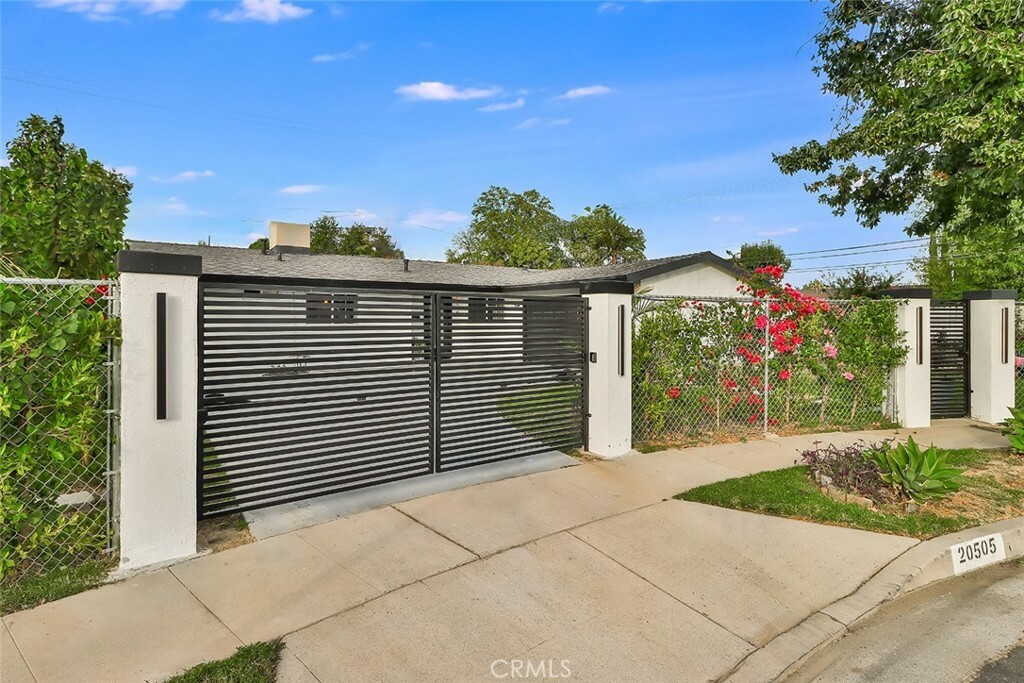 Property Photo:  20505 Acre Street  CA 91306 