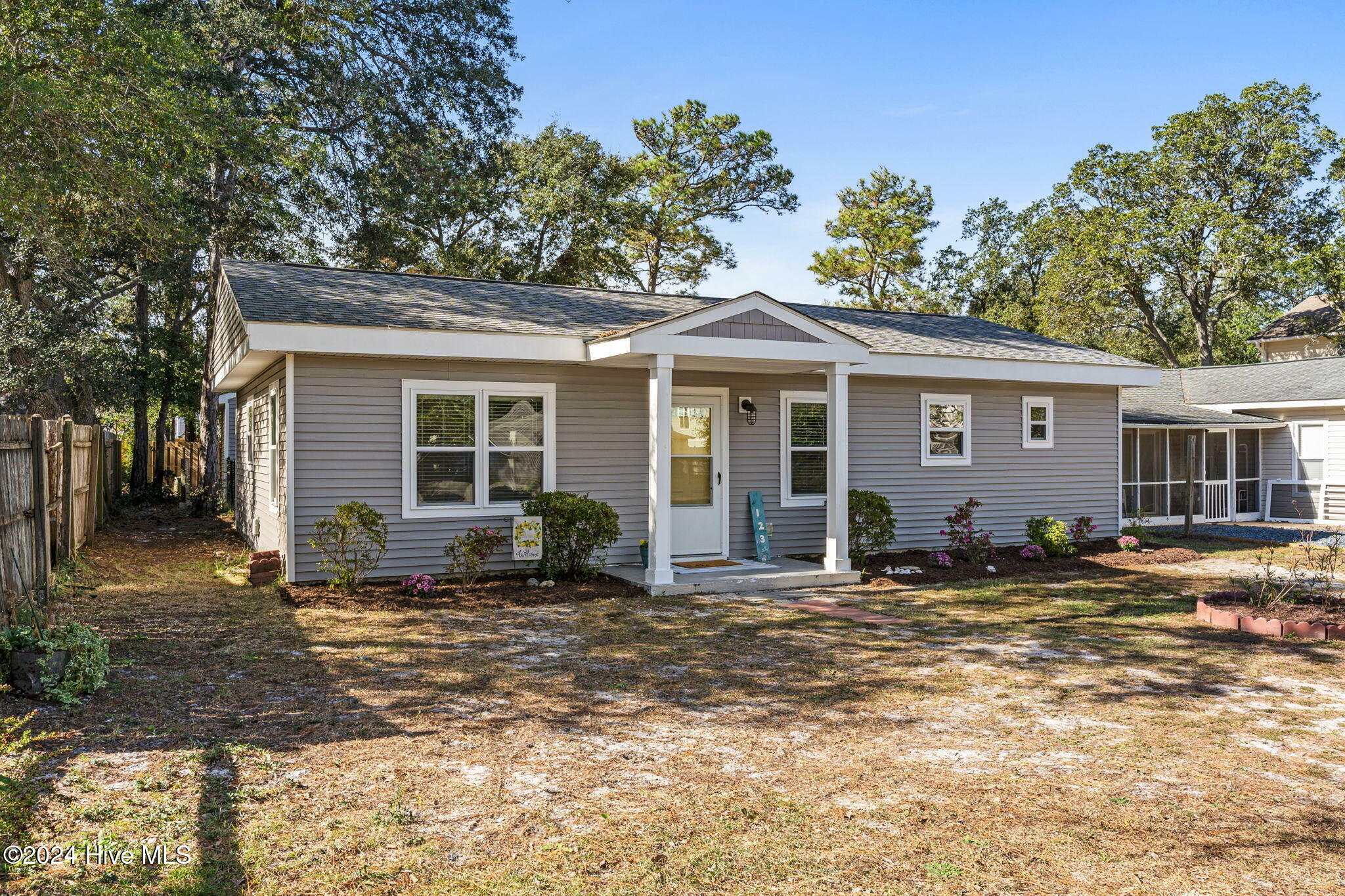 Property Photo:  123 NE 38th Street  NC 28465 