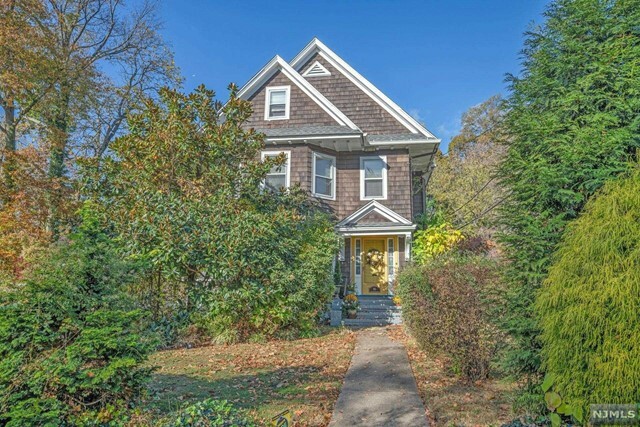 Property Photo:  94 Willowdale Avenue  NJ 07042 