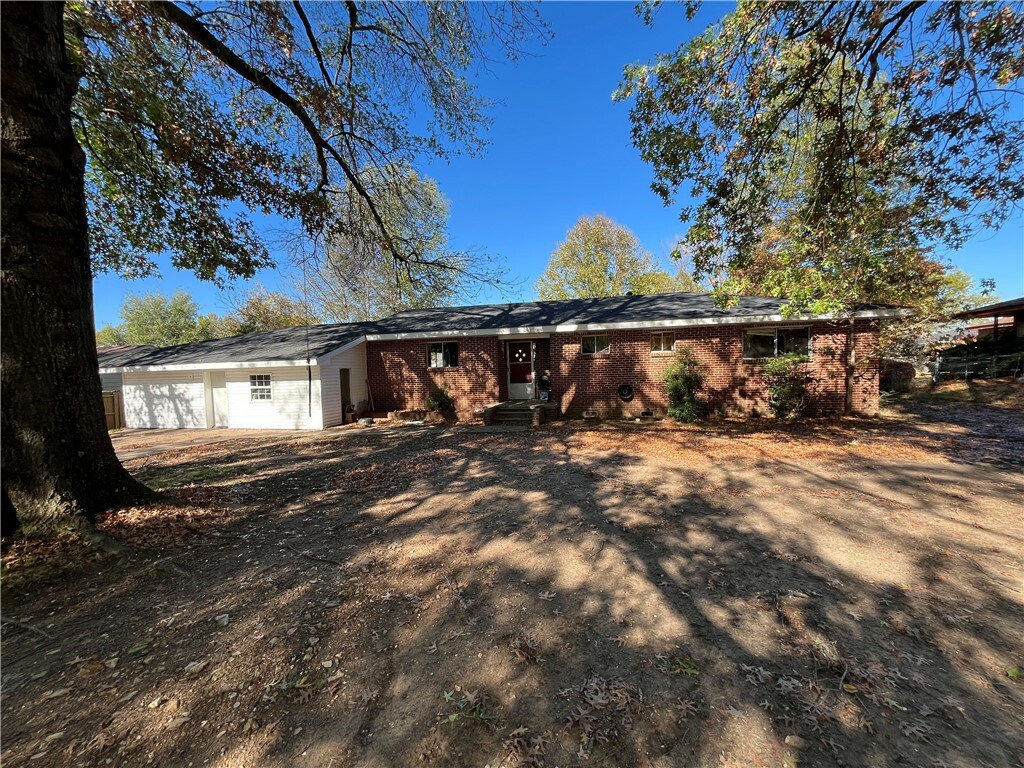 Property Photo:  311 Hannibal Street  AR 72761 