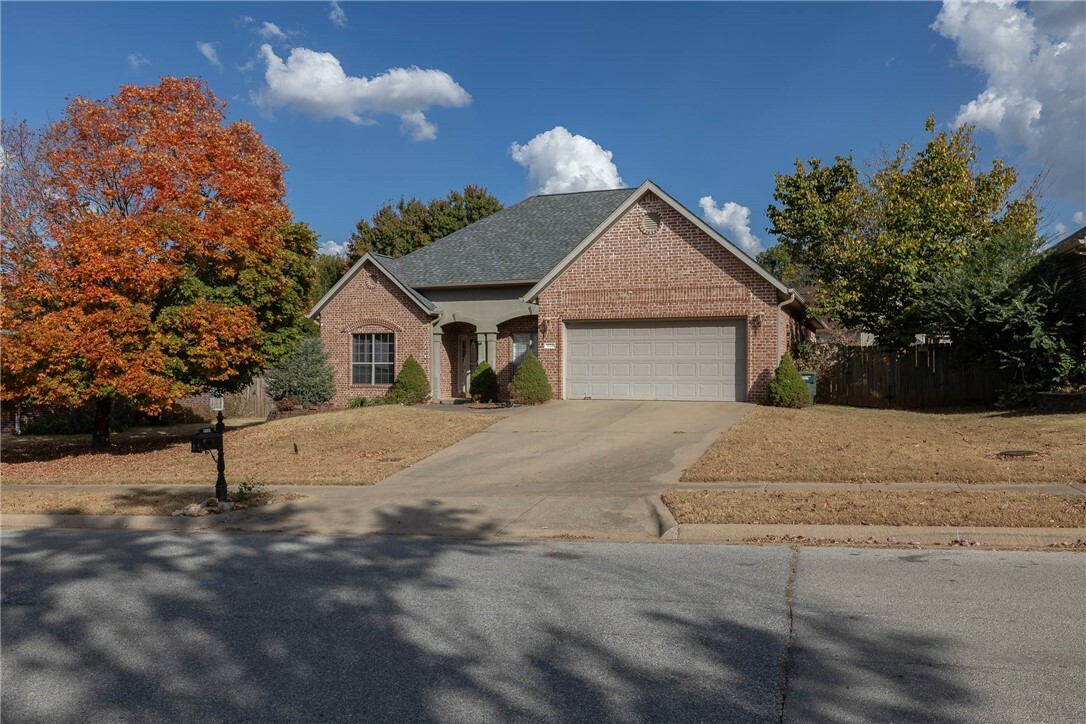 Property Photo:  1750 N Desarc Way  AR 72704 