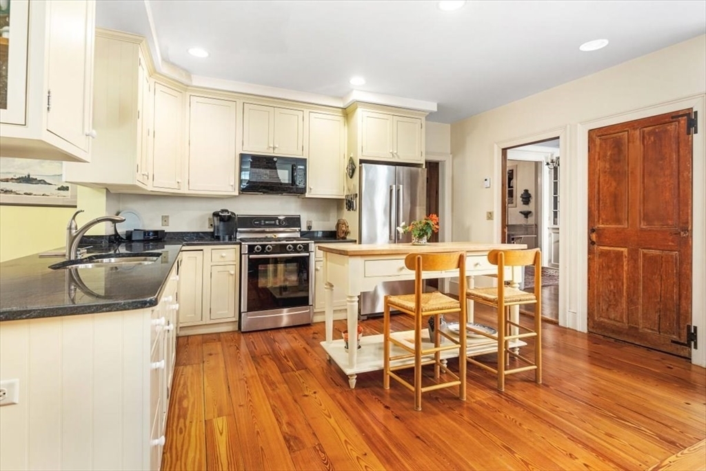 Property Photo:  140 Prospect Street  MA 02050 