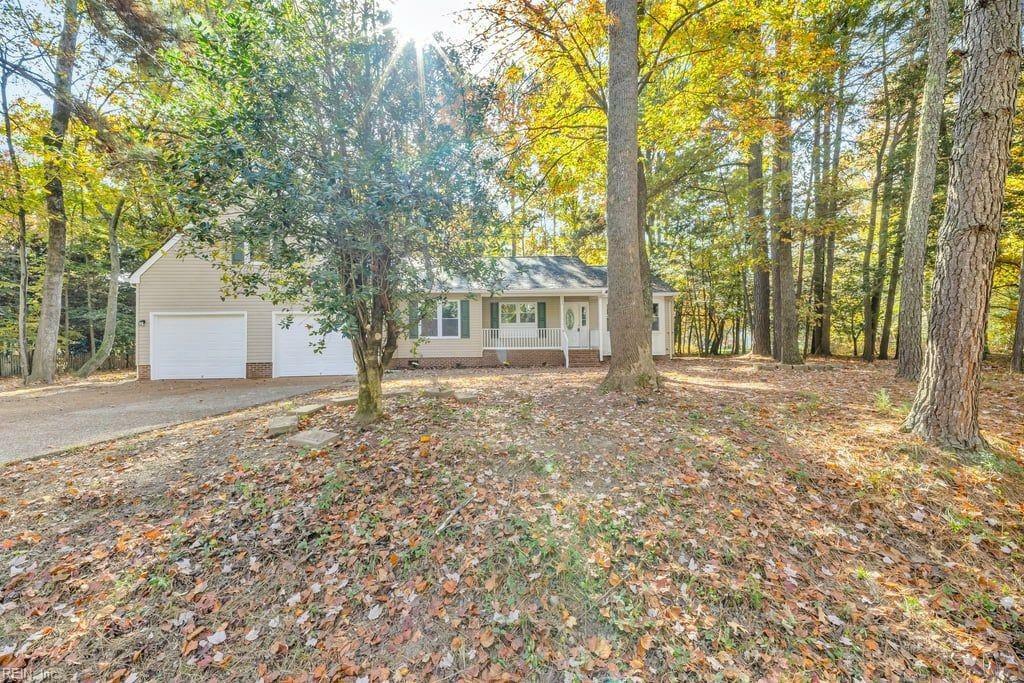 Property Photo:  112 Wellington Circle  VA 23185 