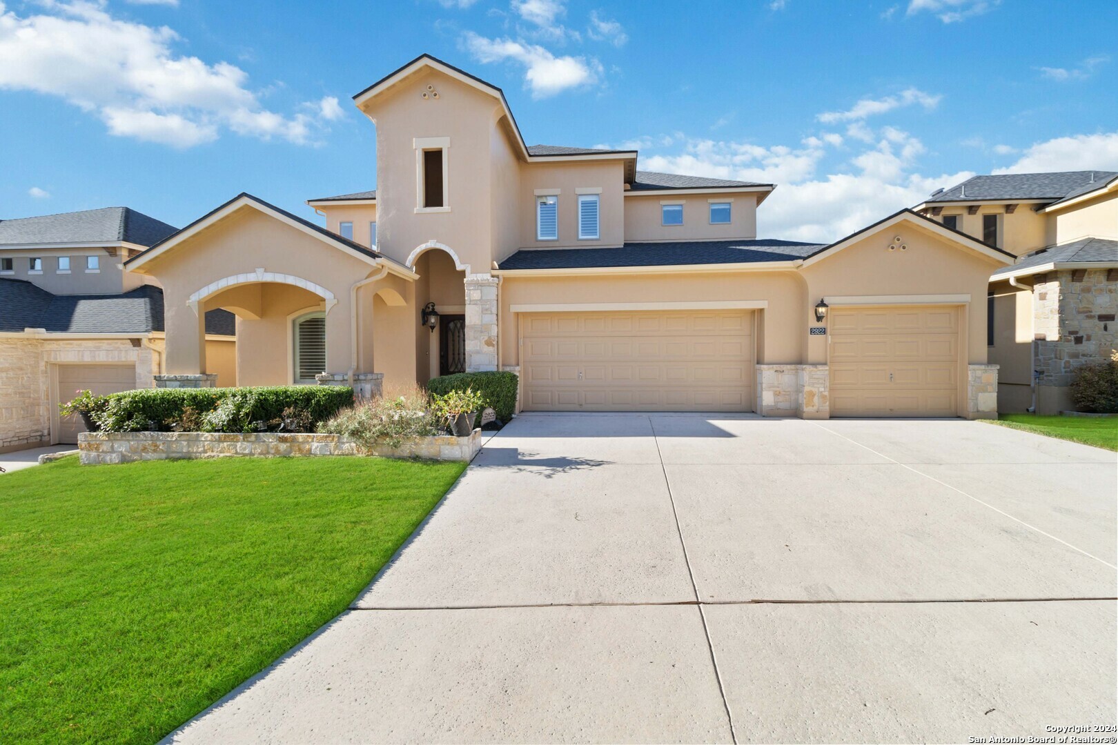 Property Photo: 2922 Kentucky Oaks TX 78259