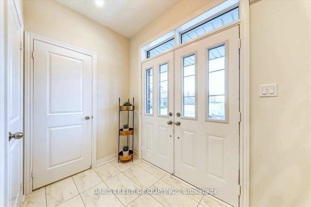 Property Photo:  404 Baker Hill Blvd  ON L4A 4P4 