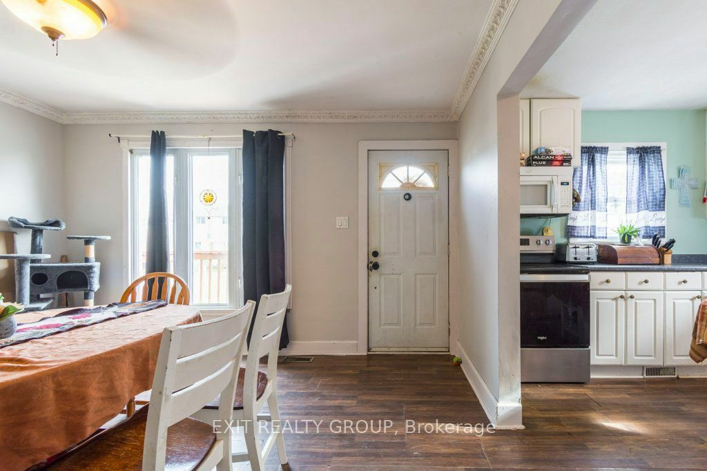 Property Photo:  240 Sidney St  ON K8V 2T3 