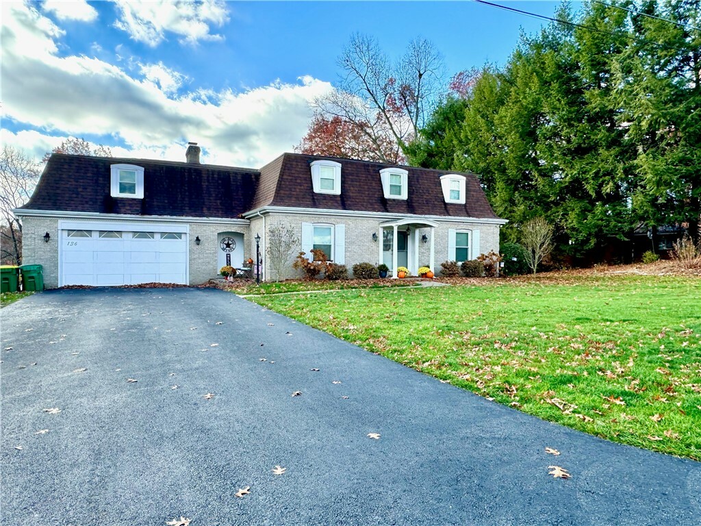 Property Photo:  136 Woodridge Rd  PA 16001 