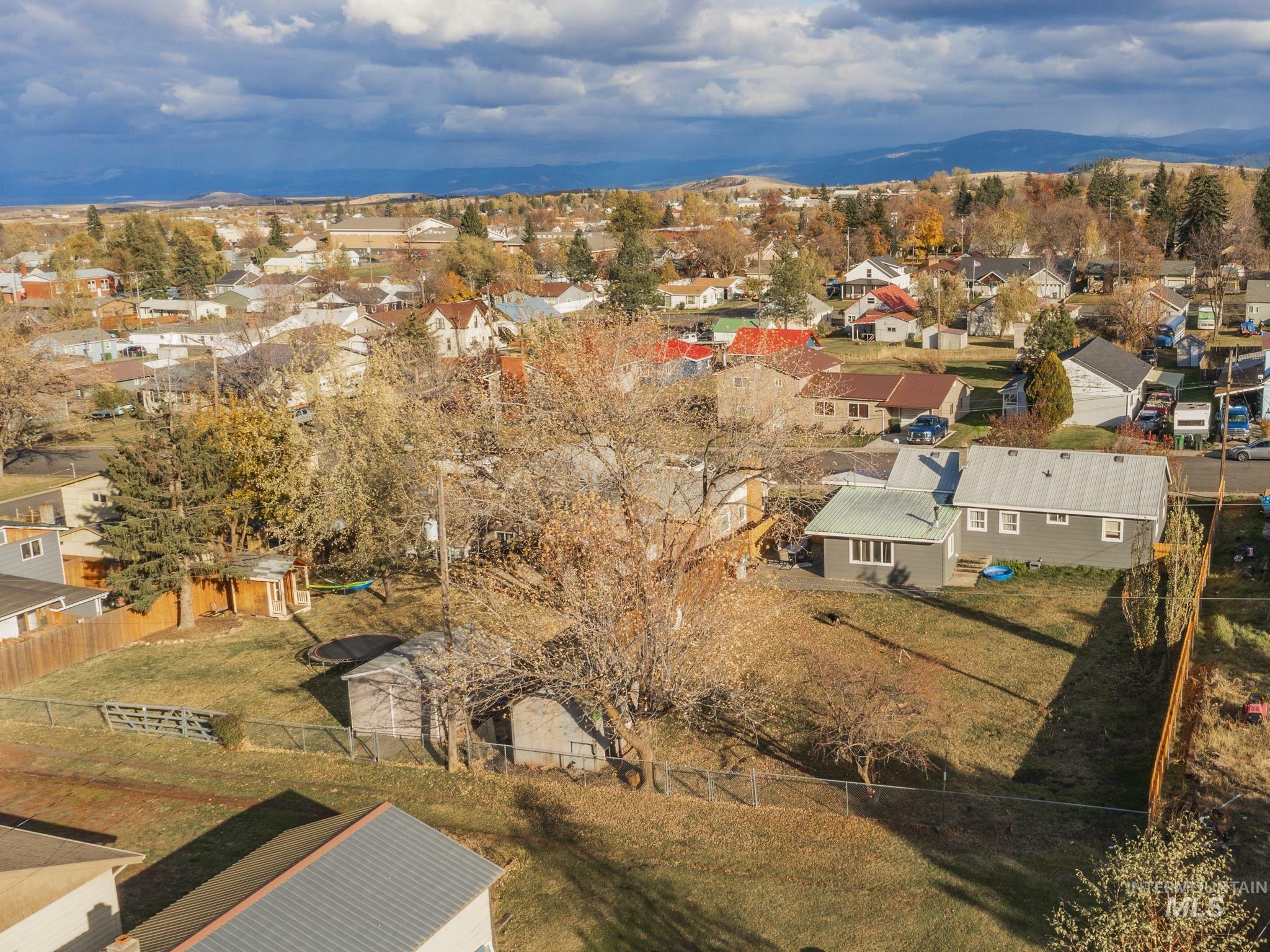 Property Photo:  622 S D St  ID 83530 