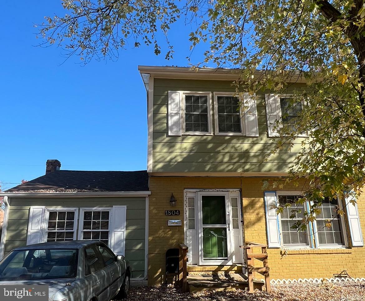 Property Photo:  1804 New Kent Street  VA 22401 