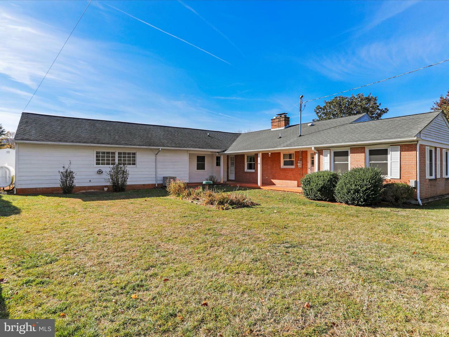 Property Photo:  705 Woodlawn Avenue  VA 22630 