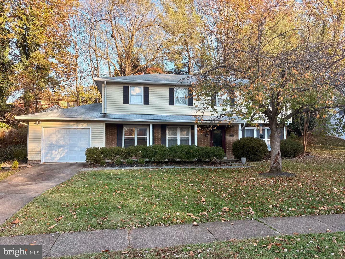 Property Photo:  6109 Holly Tree Drive  VA 22310 