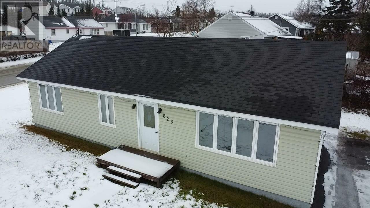 Property Photo:  825 Hudson Drive  NL A2V 1M4 