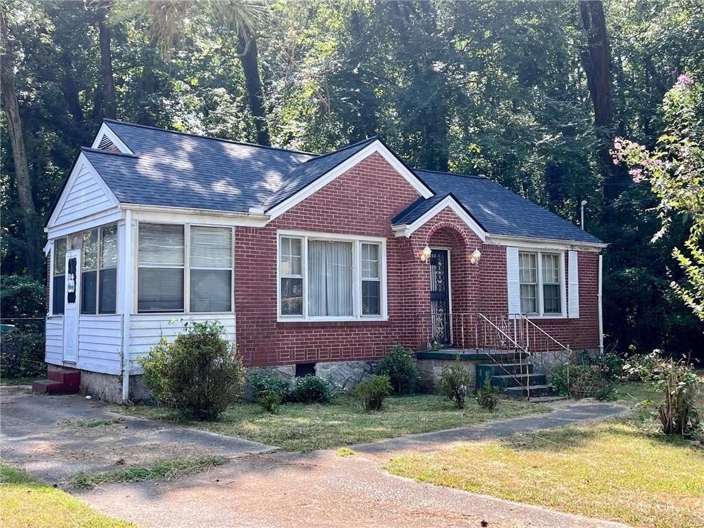 Property Photo: 1907 Grandview Circle SE GA 30316