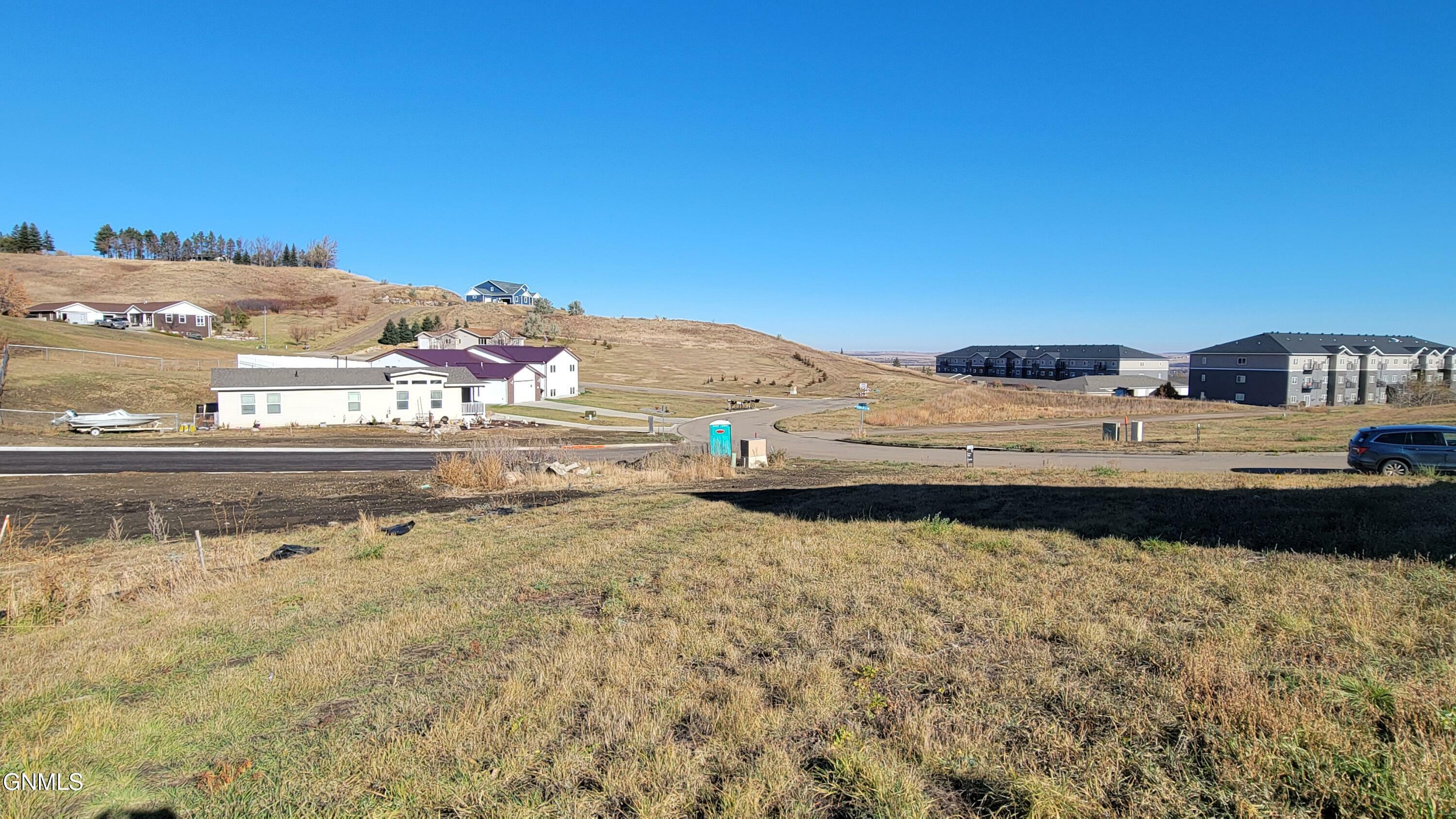 Property Photo:  3005 Viewpoint Lane NW  ND 58554 