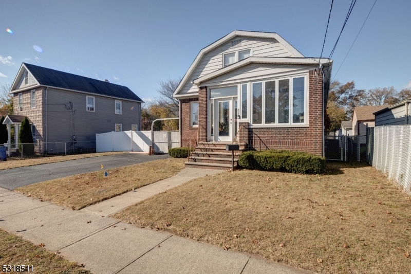 Property Photo:  811 Rose Pkwy  NJ 07036 