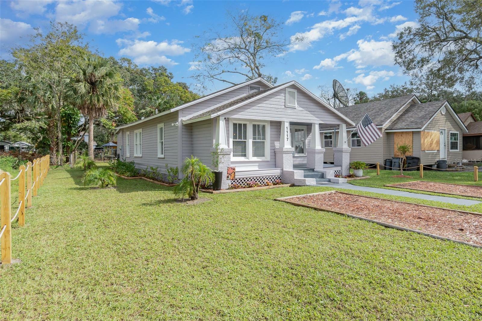 Property Photo:  1117 Hickory Avenue  FL 32771 