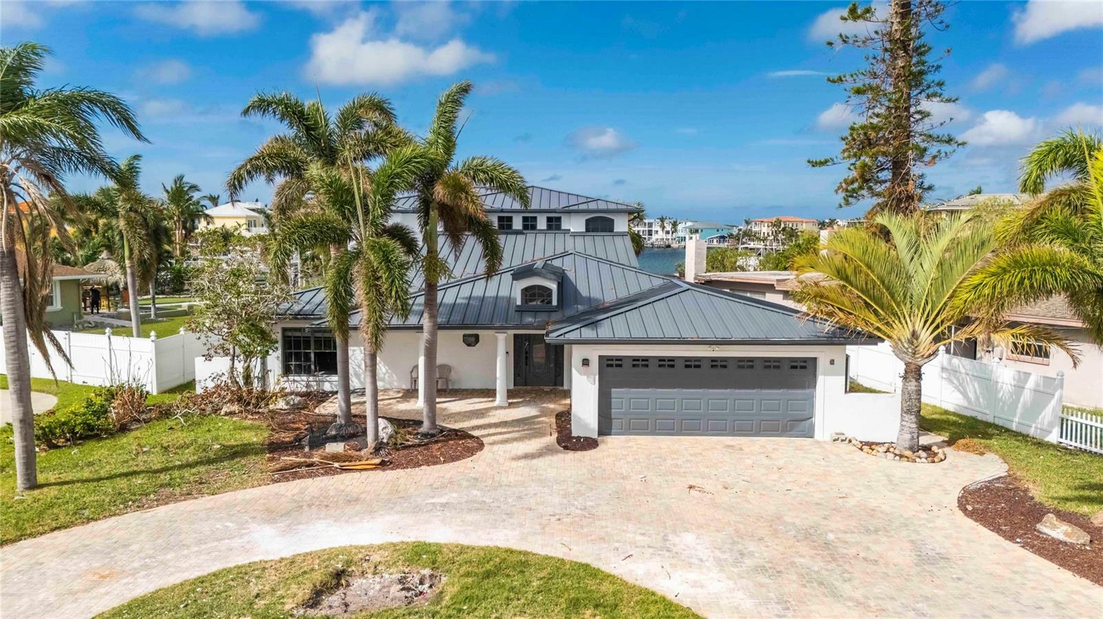 Property Photo:  452 Bath Club Boulevard N  FL 33708 