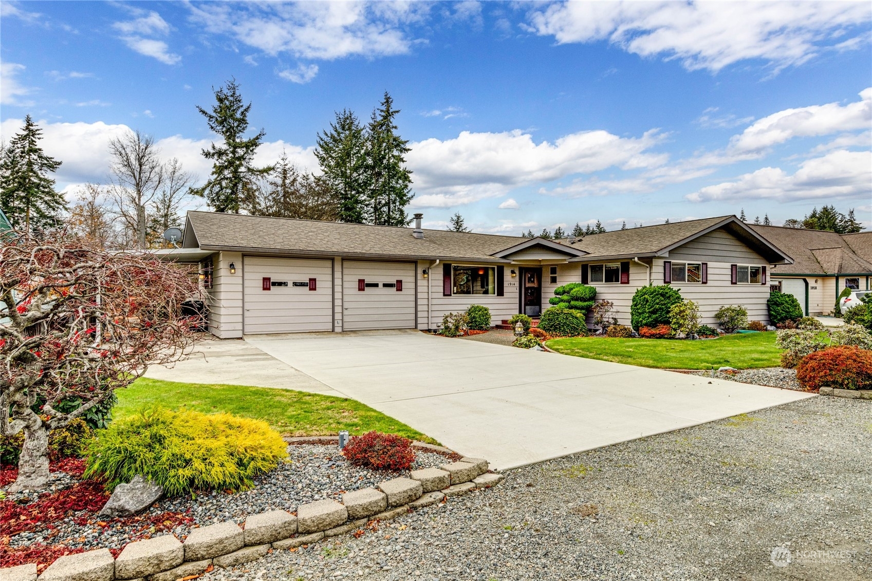 Property Photo:  1914 Hamilton Way  WA 98363 