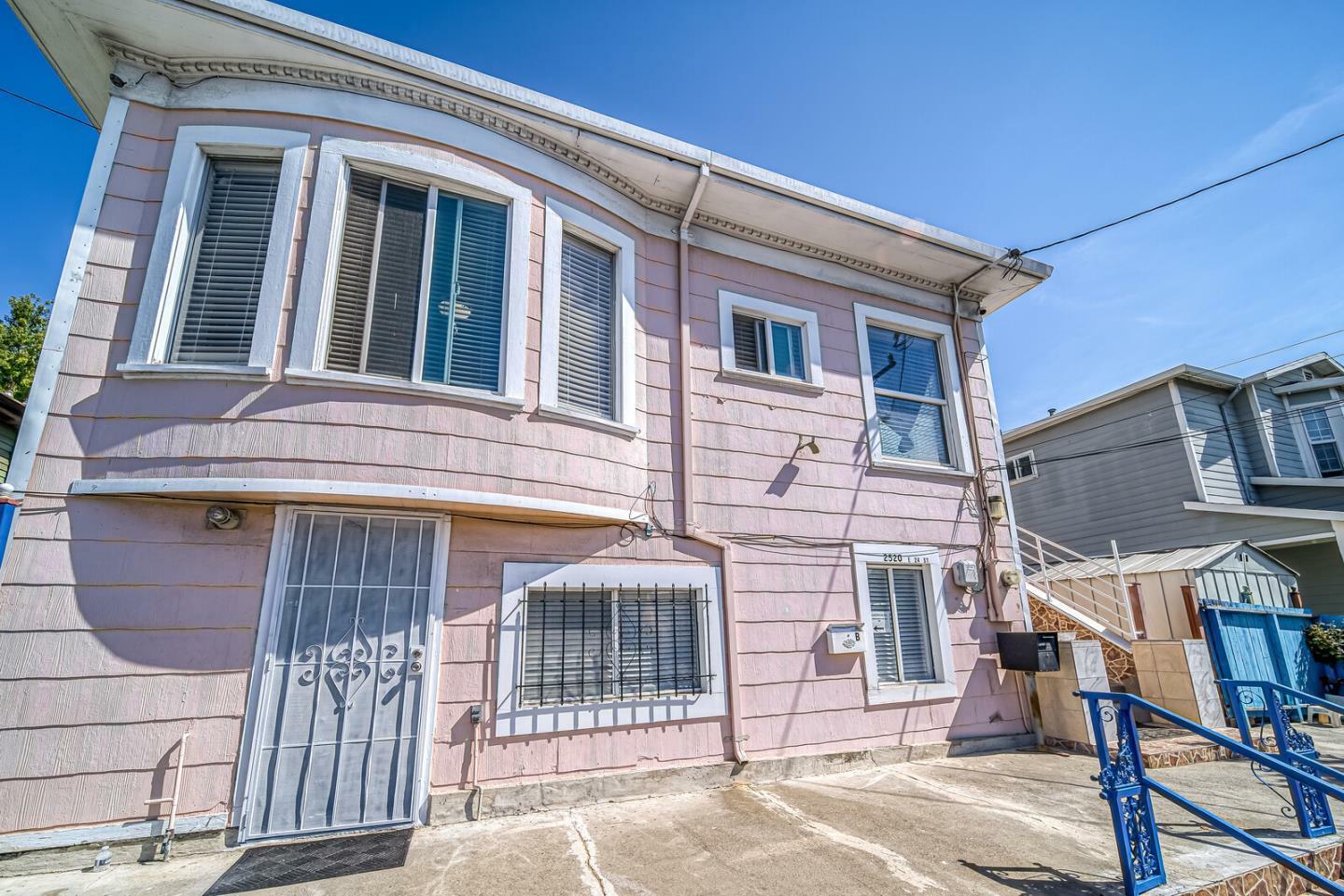 Property Photo:  2520 East 24th Street  CA 94601 