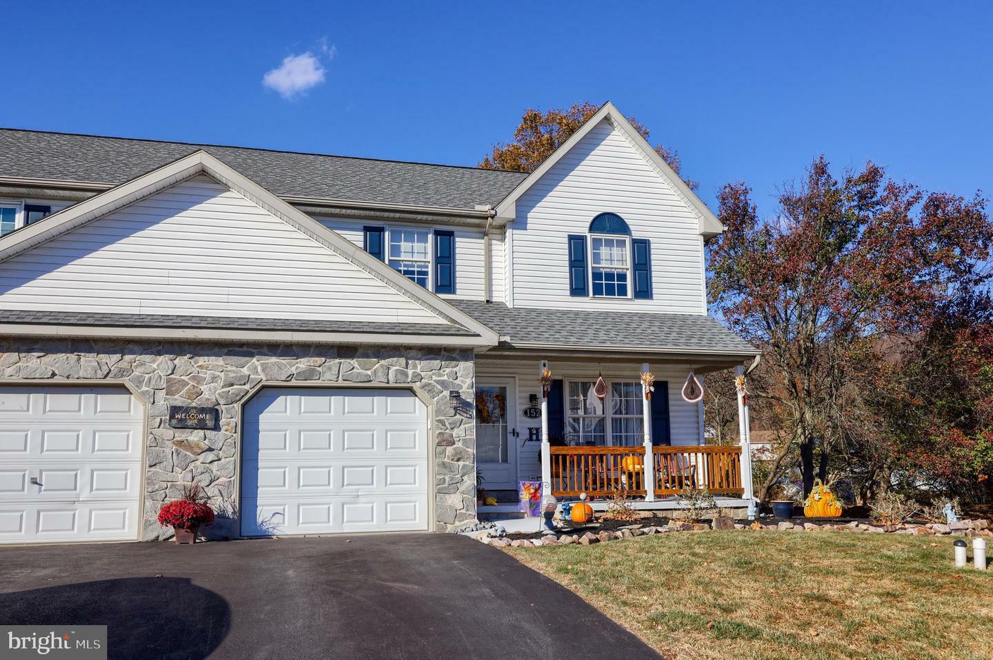 Property Photo:  152 Abbey Lane  PA 17555 