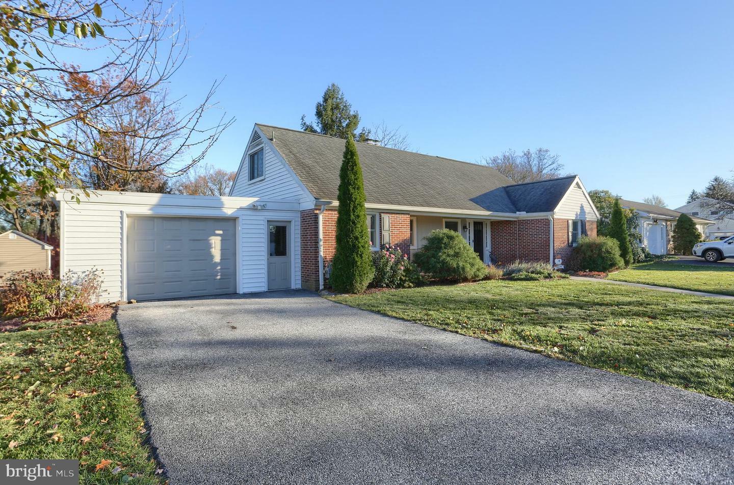 Property Photo:  632 Fairview Avenue  PA 17325 