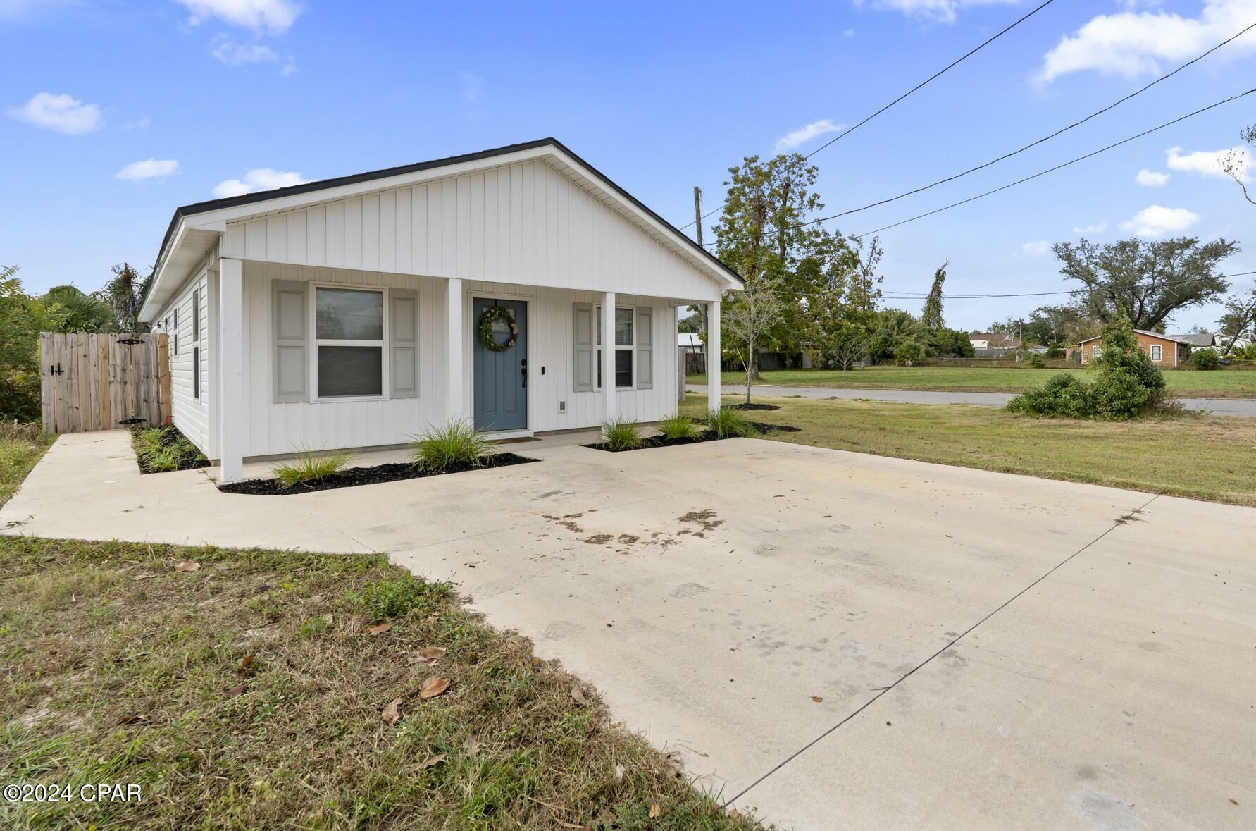 Property Photo:  211 Olive Avenue  FL 32401 