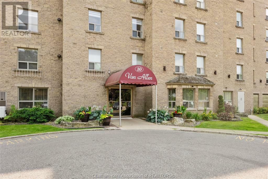 Property Photo:  10 Van Allen Avenue 1003  ON N7L 5K1 